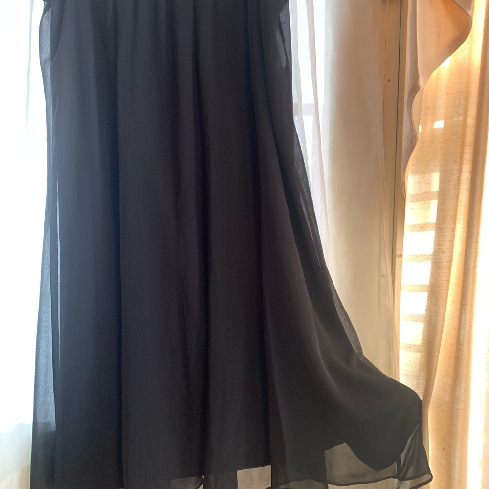 Black skirt with elastic waist